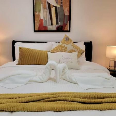 شقة Modern Oasis In Richmond Hill, The Place For You! المظهر الخارجي الصورة